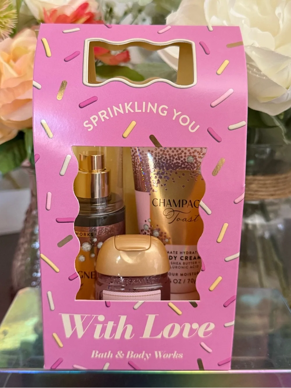 🆕🥂 BATH & BODY WORKS LIMITED, EDITION “SPRINKLING YOU WITH LOVE“ MINI GIFT SET.